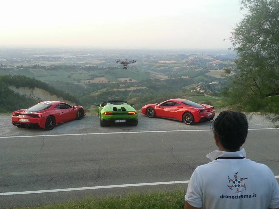 Video promozionale PUSHSTART: Ferrari vs Lamborghini